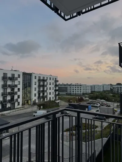 Przytulny pokój z balkonem - miniatura 5