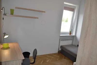 Pokój dla studenta przy metrze