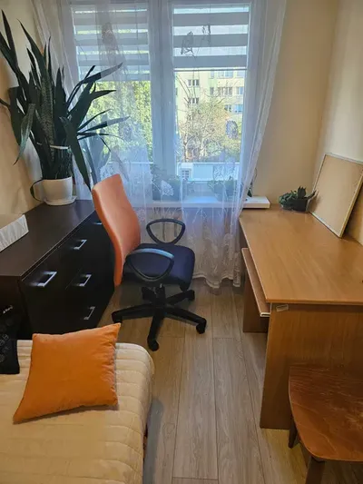 Lublin ul. LWOWSKA Pokój dla osoby uczącej się w mieszkaniu trzy pokojowym blisko Centrum - miniatura 3