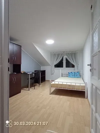 Pokój jednoosobowy dla niepalącej *studentki 900 zł z opłatami.