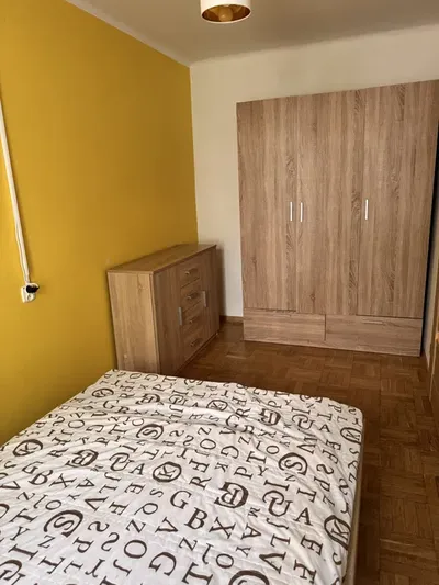 Kawalerka z oddzielna sypialnią i kuchnią 36 m2 Kochanowskiego blisko stacji pks i pkp - miniatura 2