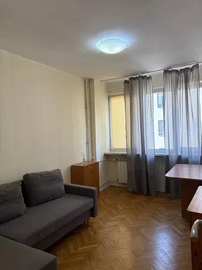 CENTRUM / blisko Ronda ONZ / 2 POKOJE-z balkonem - miniatura 3