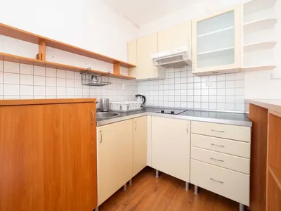 Przestronna kawalerka | 13 piętro | panorama miasta - miniatura 4