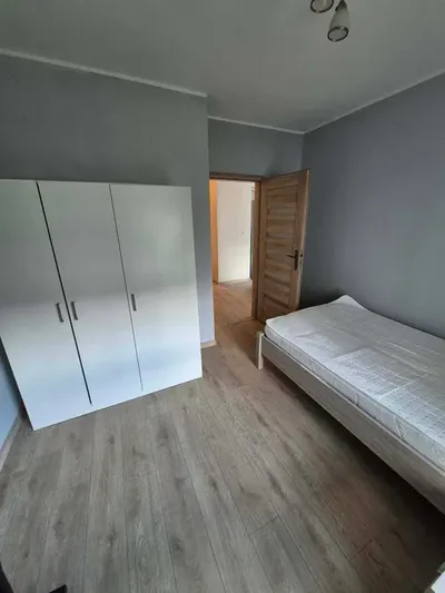 Pokoój do wynajęcia z wspólnym salonem - miniatura 3