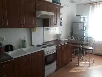 Wolne miejsce w pokoju dwuosobowym dla dziewczyny, blisko rynku