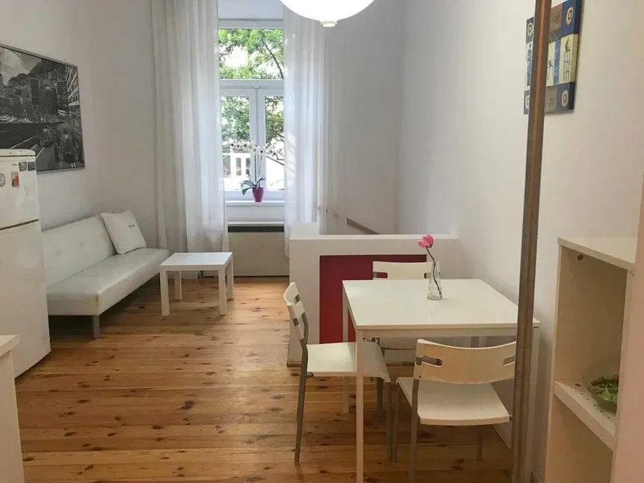 CENTRUM – atrakcyjne 3 pokojowe mieszkanie ( 10 min do Rynku) - 1/2 prowizji - 1/8