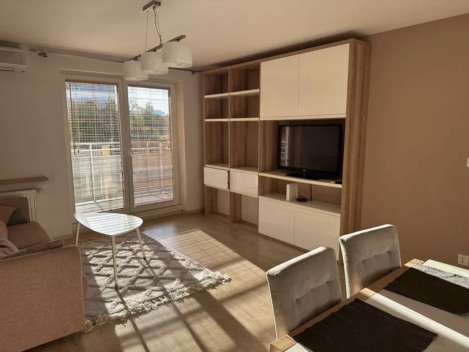 58 m² | 2 pokoje | Balkon | Miejsce postojowe | Klimatyzacja | Prądnik Czerwony - 1/8