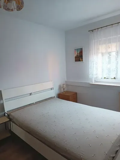 Ładne mieszkanie dwupokojowe wynajmę - miniatura 2