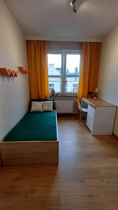 Pokój w mieszkaniu dwupokojowym, 5 min. do WAM i UMED, po generalnym remoncie - 1/6