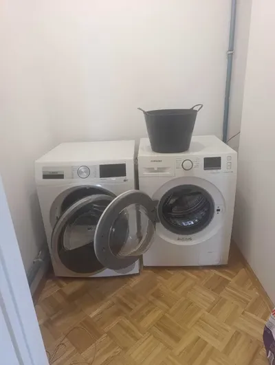 W mieszkaniu pokój 20m2,internet w cenie.Pralka/suszarka dwie łazienki - miniatura 5