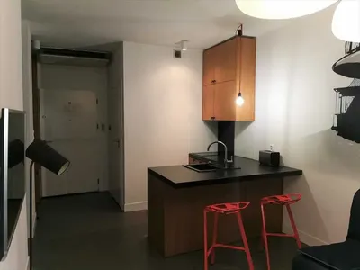 przy Metrze Rondo Daszyńskiego - Kolejowa 47a, 30 m.kw. z oddzielną sypialną i dużym balkonem - miniatura 3