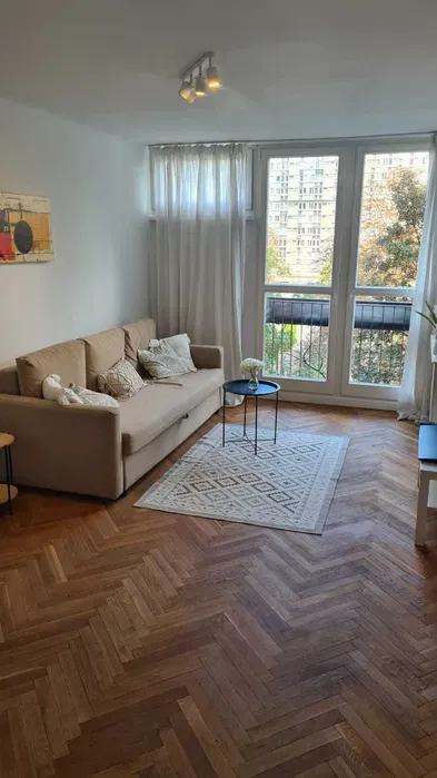 Dwupokojowe mieszkanie po remoncie blisko ronda ONZ / Two-room renovated apartment near Rondo ONZ - miniatura 2