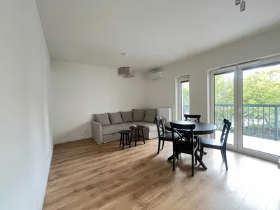 Do wynajęcia nowa, umeblowana kawalerka z balkonem - miniatura 2