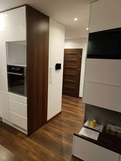 3 pokoje z ogródkiem | 2 miejsca w hali | komórka | internet i TV - miniatura 2