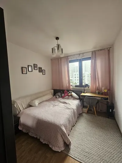 Pokój dla dziewczyny - miniatura 2