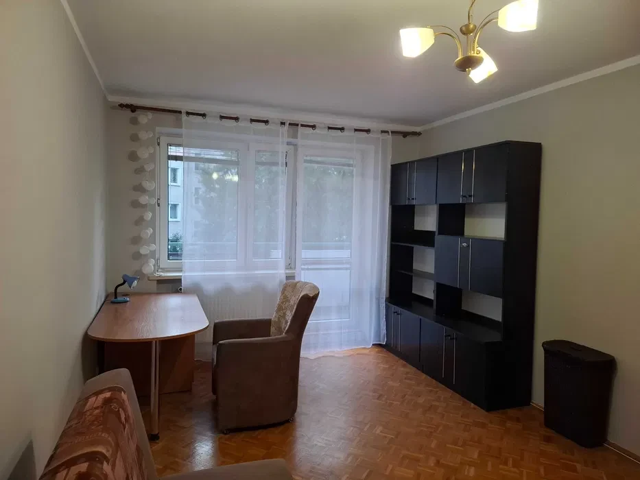 Duży pokój z balkonem dla dziewczyny lub pary na osiedlu Koniuchy - 1/5