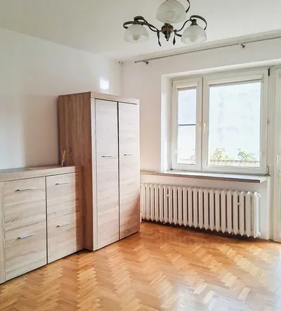 Duży jasny pokój z balkonem - miniatura 2
