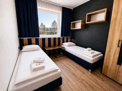 Pokoje dwuosobowe i jednoosobowe dla studentów i osób pracujących - miniatura 3