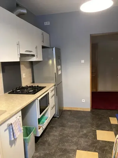 Komfortowo urządzony pokój do wynajecia od zaraz - miniatura 4