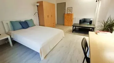 Pokój dla dziewczyny - miniatura 3