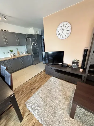 Mieszkanie z garażem podziemnym 2 pokoje i salon z kuchnią Jantarowa - miniatura 2