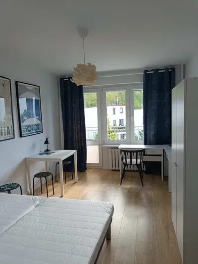Pokój na rok akademicki blisko SKM