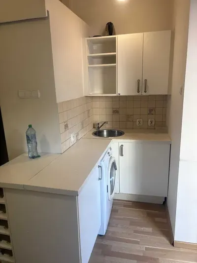 Do wynajęcia Cieszyńska Kraków- Krowodrza 1 pokojowe 15 m2 - miniatura 2
