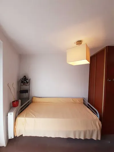 Bezpośrednio Від власника, Gocławek/Praga Południe, 2 pok. 25m2, 3piętro, blisko tramwaj do centrum 25 minut, jasne, ciche, zieleń, świeżo odnowione - miniatura 5