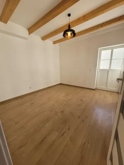 Dwupoziomowe mieszkanie/ Centrum Katowic/ Własny taras/ 74,80 m2 - miniatura 5