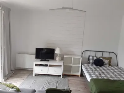 Kawalerka z ogródkiem i miejscem postojowym - miniatura 2