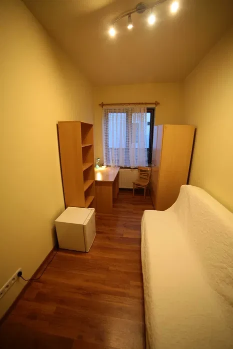 Sosnowiec, Pogoń pokój na wynajem z osobnym wejściem i własną łazienką-całość opłat 1050,-zł miesięcznie w tym czynsz i wszystkie media, kaucja 500 zł - 1/8