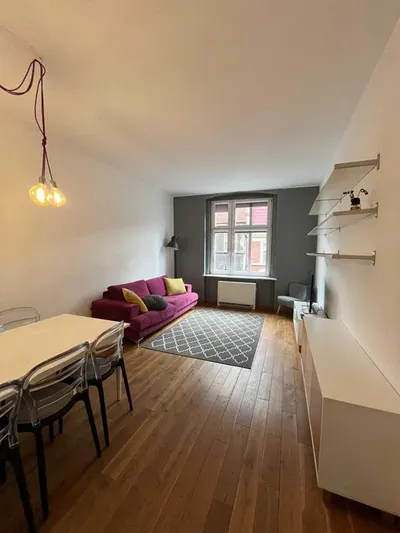 3 pokoje, umeblowane, b. dobry standard, balkon, zadbana kamienica - Wojewódzka 20