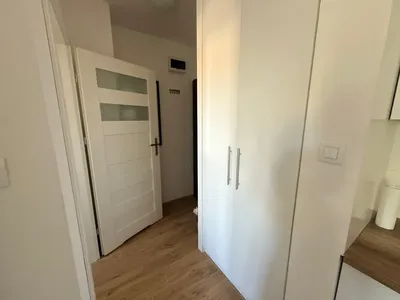 Przytulna kawalerka na ul. Górniczej (Kozanów) - miniatura 5