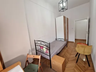 Nowy pokój po remoncie dla 1 studentki/dziewczyny pracującej - 6 min do Galerii Katowice (PKP) - miniatura 2