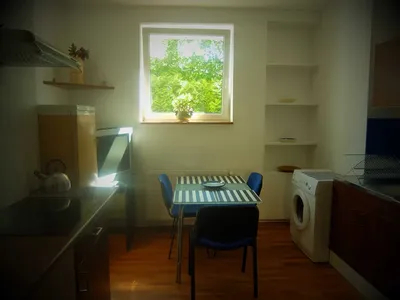 Gdynia centrum-duży pokój blisko SKM, m .parkingowe-1100zł - miniatura 2