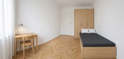 Redłowo, blisko lasu i morza, niedaleko SKM, autobusy, szpital, cała infrastruktura, 3 pokoje + kuchnia, odświeżone, wewnętrzny parking za szlabanem - miniatura 3