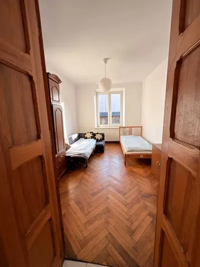 Przestronny pokój 25 m2– Centrum Sosnowca – Dla osób pracujących - miniatura 3