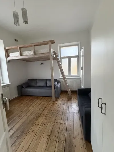Mam do wynajęcia 30-metrową kawalerkę przy ul. Szaserów - miniatura 2