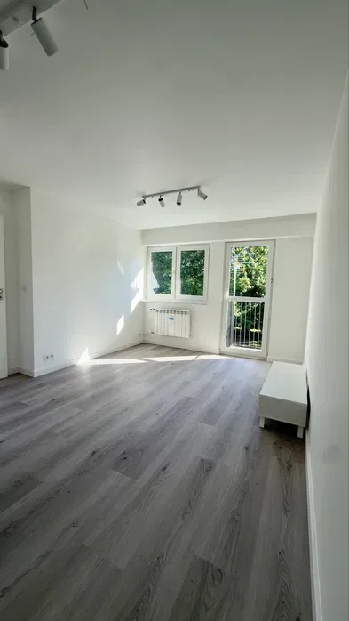 Do wynajęcia komfortowe, świeżo wyremontowane mieszkanie o powierzchni 38 m², położone przy ul. Kochanowskiego w Warszawie, na Bielanach 2 pietro - miniatura 5