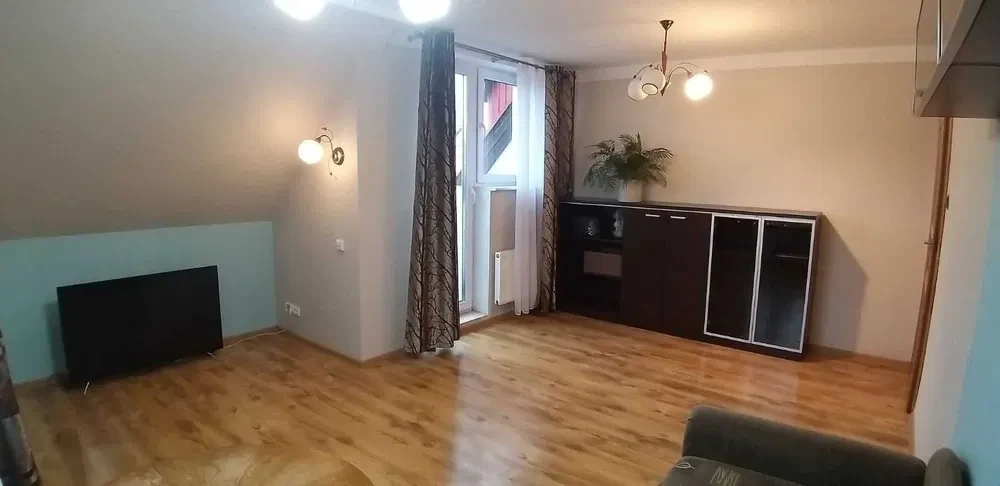 Wynajmę mieszkanie 3 pokojowe, ciche z miejscem parkingowym i garażem w okolicy Bandurskiego. - 1/7