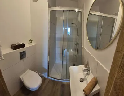 Komfortowy pokój w bardzo dobrej lokalizacji (25 min do Sródmieścia) - miniatura 3