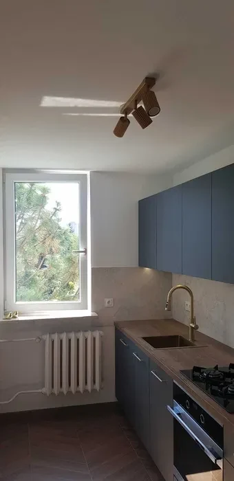 2 pokojowe mieszkanie po generalnym remoncie,metro Imielin 48 m 2 - 1/8