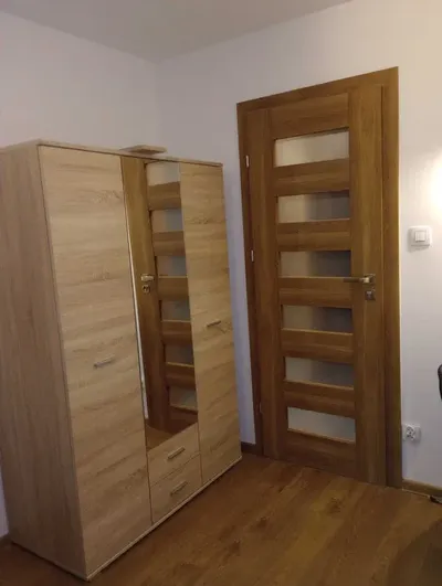 Wynajmę pokój spokojnej dziewczynie studentce,ul. Mickiewicza, Centrum - miniatura 2