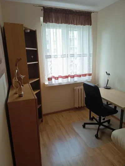 Bezpośrednio | 3 niezależne pokoje | Wyjście z klatki prosto do stacji Metra Imielin! | Idealne dla studentów lub rodziny - miniatura 4