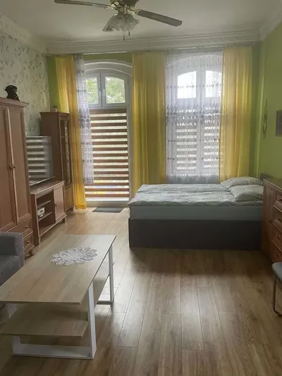 Duży pokój 23 m² z balkonem i TV 55" | Blisko UMK - miniatura 2