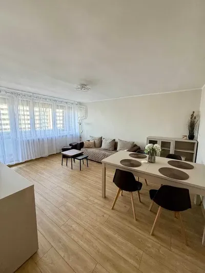 Wynajmę: Mieszkanie ponad 50 m2, 2 pokoje, oddzielna kuchnia, łazienka, przedpokój, garderoba - os. Tysiąclecia Katowice