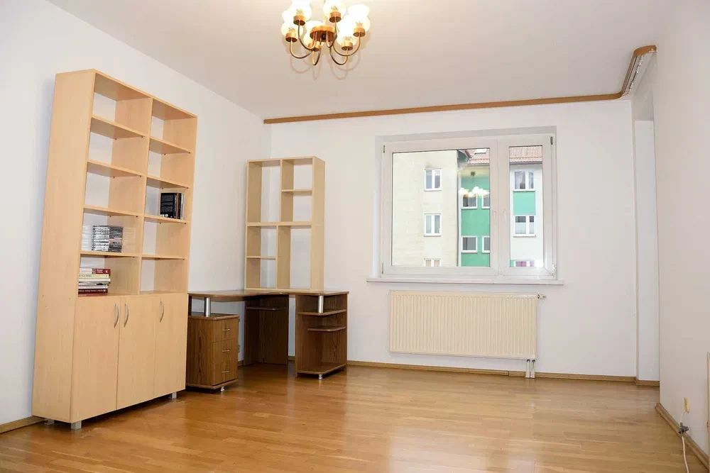 Mieszkanie 3 pokojowe dla rodziny lub studentów np. UR - 1/8