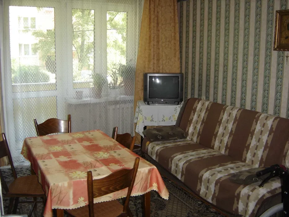 Wynajmę mieszkanie 2 pokojowe - 1/8