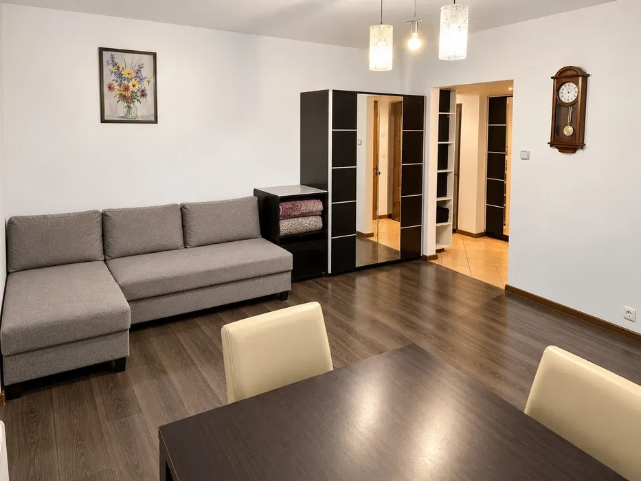 Sadyba ul. Idzikowskiego 12, kawalerka z balkonem I oddzielna widną kuchnią - 1/6