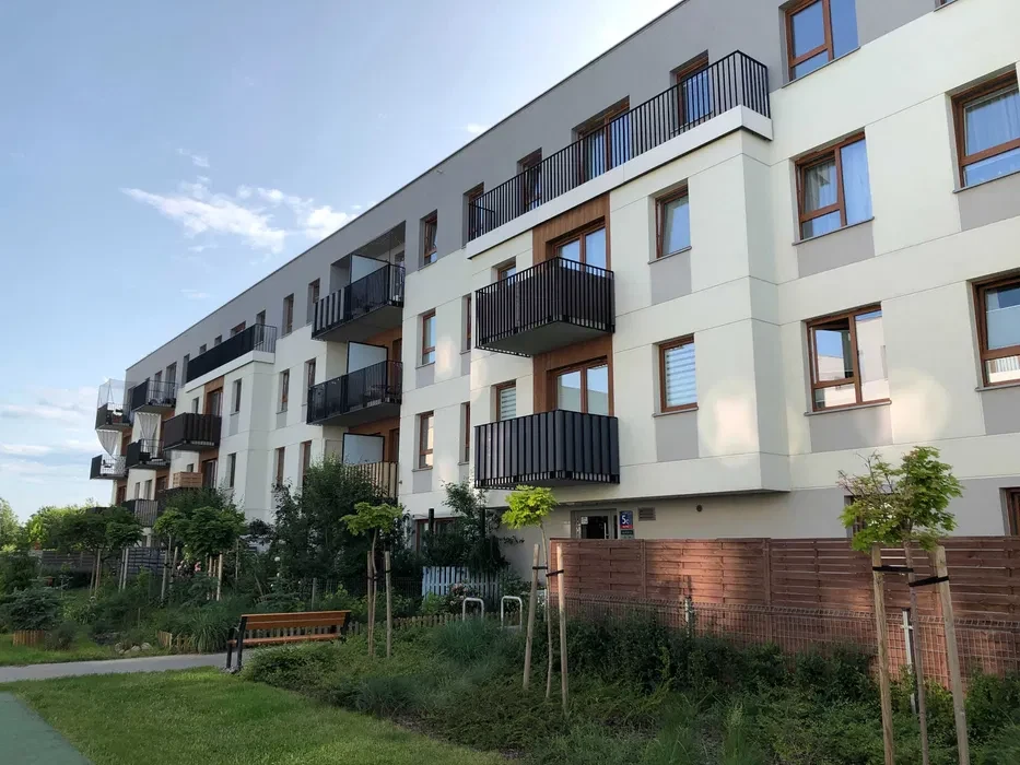 Kompaktowe mieszkanie na zielonym osiedlu, blisko lotniska + garaż - 1/8